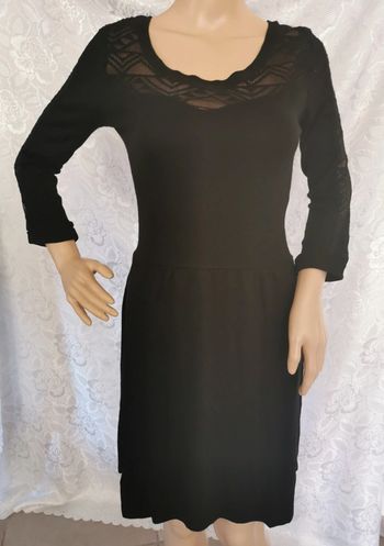 Robe. Noir. Taille M. Bershka