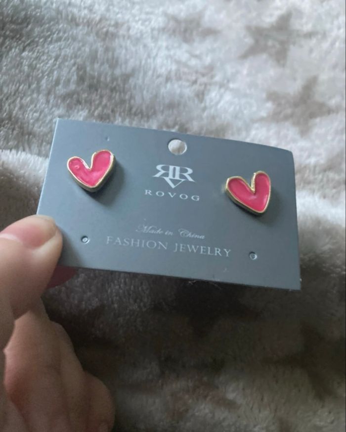 Boucles d’oreilles NEUVES pour femme forme de cœur couleur rose - photo numéro 4