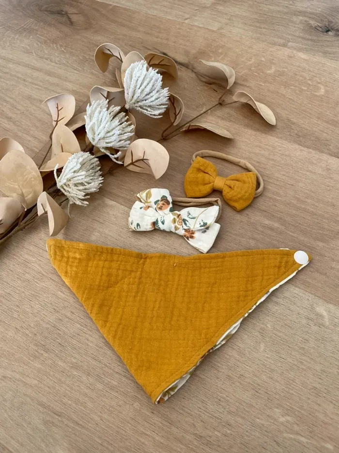 Lot bavoir et bandeau - photo numéro 2