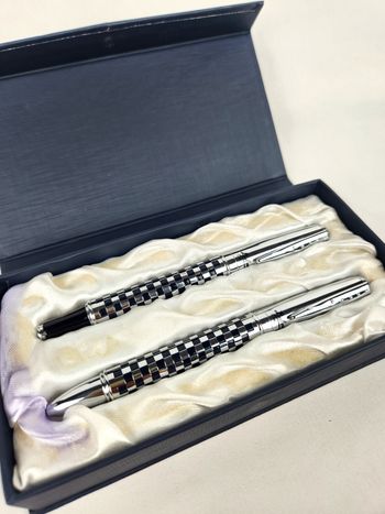 Coffret 2 Stylos Bille Balmain - Motif Damier Argenté