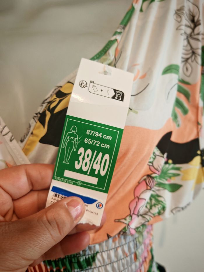 Combishort femme, taille 38/40 - photo numéro 3