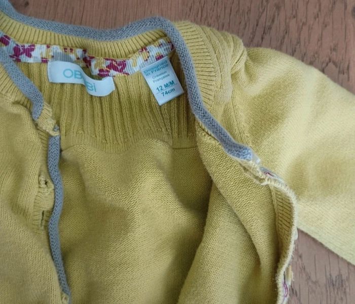 Gilet Obaïbi taille 1 an en très bon état. Couleur vert anis - photo numéro 3