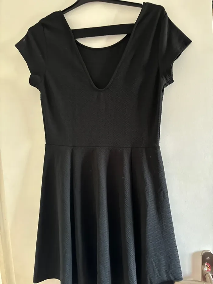Robe noire - photo numéro 2