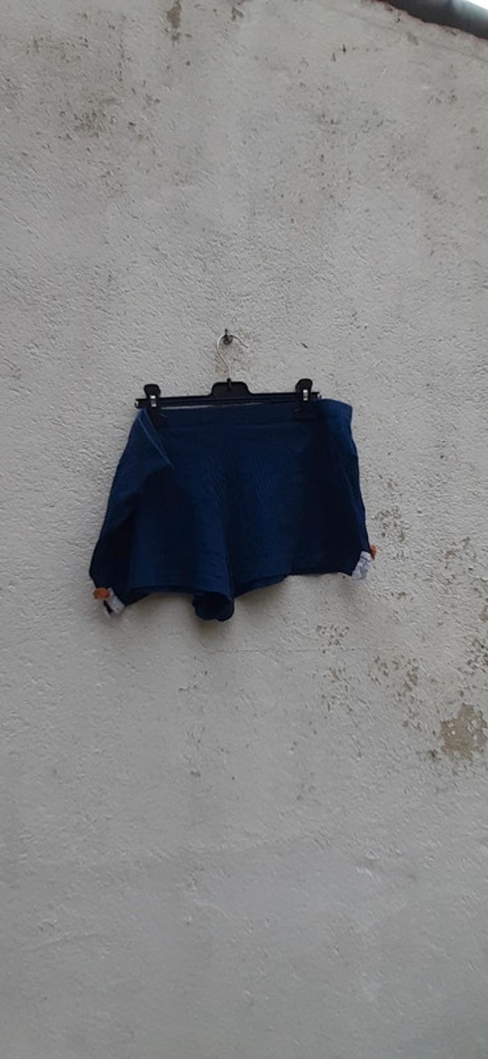 Short marine Taille 46/48 - photo numéro 2