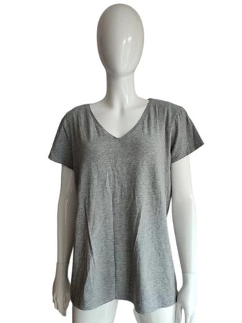 T shirt (lire mesures en bas de l' annonce)