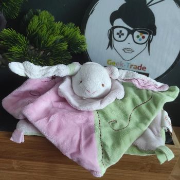 Baby'nat doudou collection noeud plat carré lapin rose vert blanc Broderie Fleur