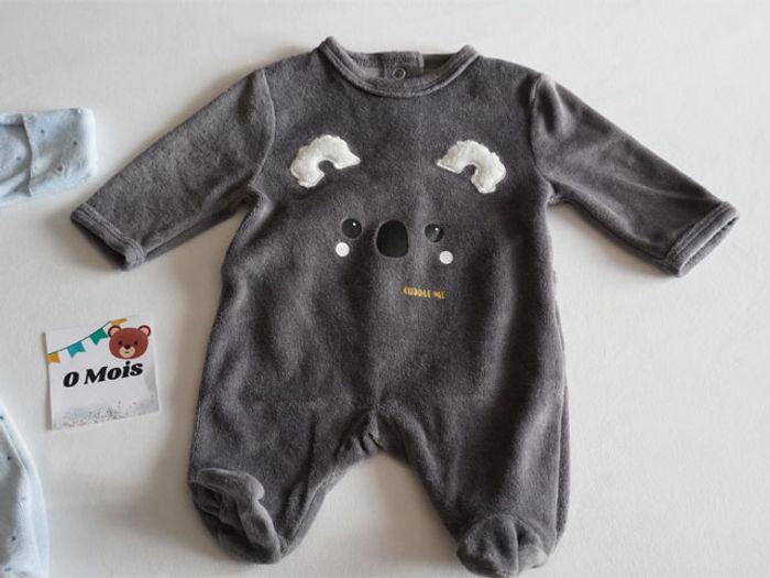 Lot kiabi 0m 48-51 cm : 3 Pyjamas velours fantaisies + 2 Bodies ML - photo numéro 4