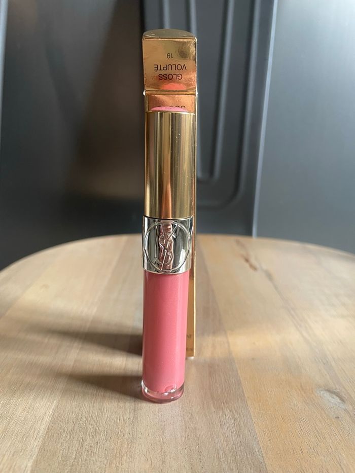 Maquillage Yves Saint Laurent - Gloss à lèvres - Teinte 19 - Gloss Volupté - Neuf avec boîte