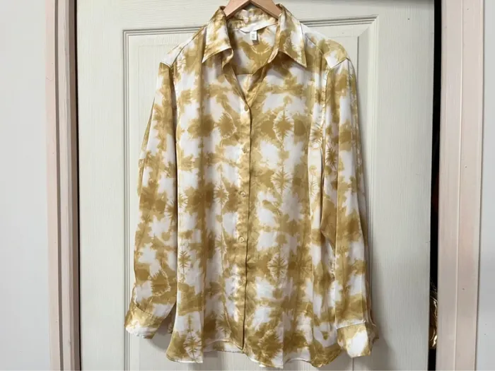 Belle chemise Tie-Dye, aspect soyeux, très bon État /40/44