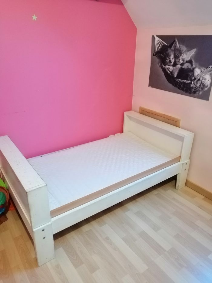 Lit enfant et matelas - photo numéro 3