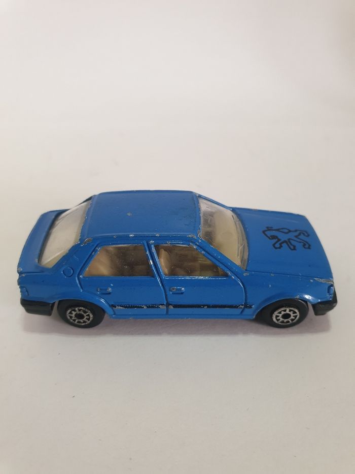 Mc Toy Peugeot 309 1/64 Made in China 🇨🇳 - photo numéro 5