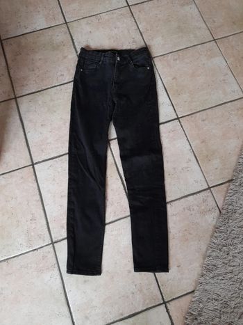 Pantalon jeans noir elasthan T36 Zara