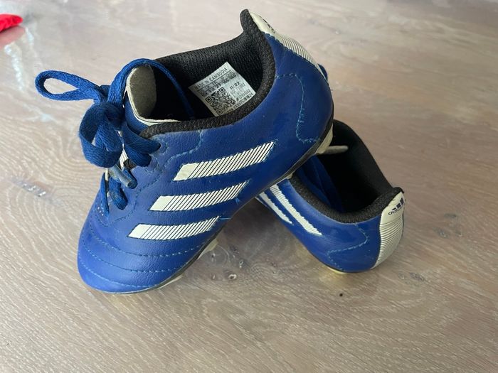 Chaussures de foot taille 27 - photo numéro 2
