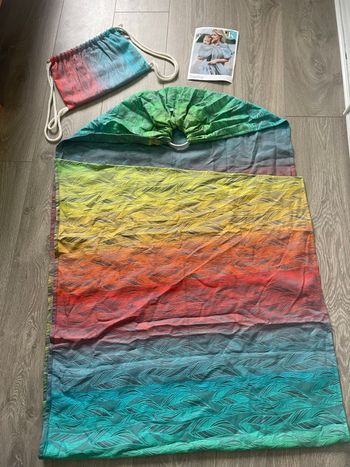 🧡💛Portage sling ringsling de la marque Kaami Baby Sling modele Plume arc-en-ciel dansante