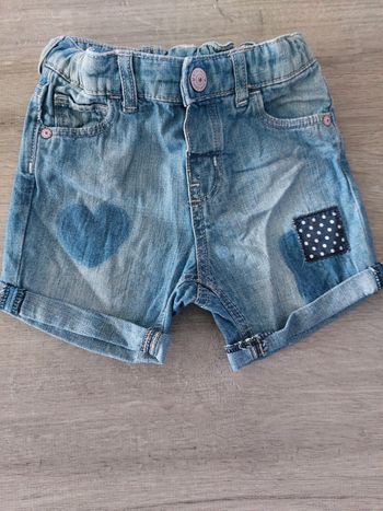 Short en Jeans de la marque H&M taille 12 mois