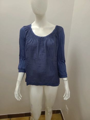 Jolie T shirt bi matière soie et viscose.