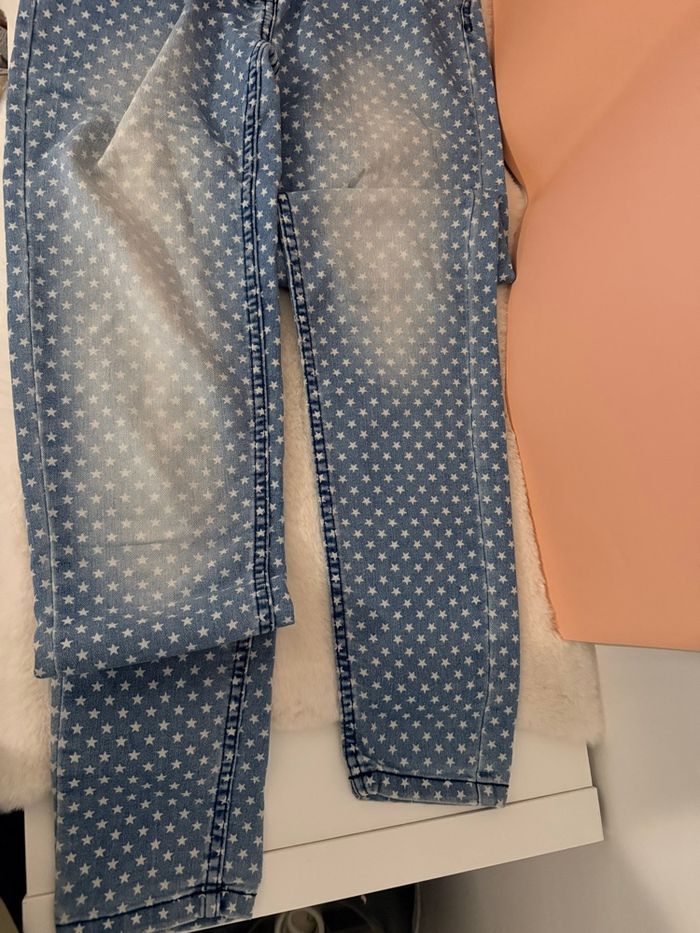 💙 Jean bleu imprimé étoiles – Taille 12 ans – 5€ - photo numéro 2