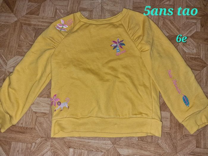 Pull 5ans tape a loeil