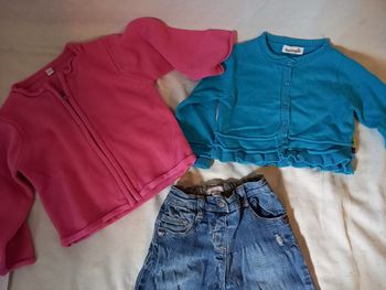 Gilets et Jean 👧 18 mois