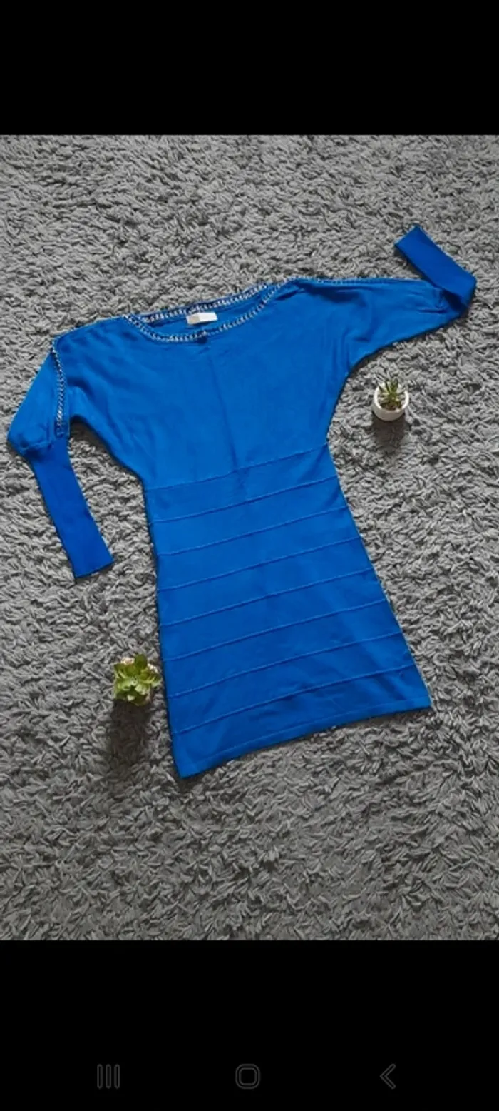 Robe pull avec ornement