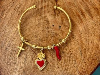 Jonc ouvert acier inoxydable or  cœur ex voto, corne /piment, croix