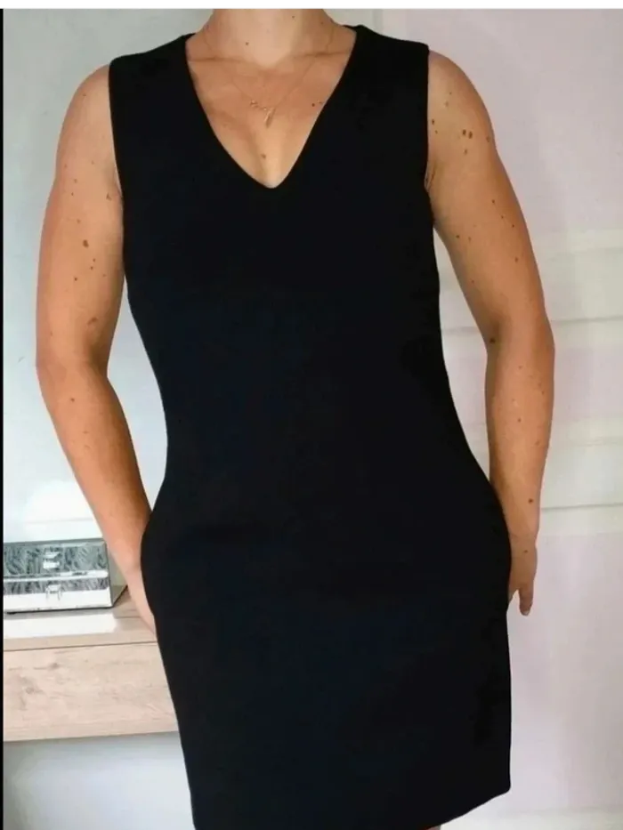 Robe noire chasuble zippée Mango - XS - Excellent état - photo numéro 4