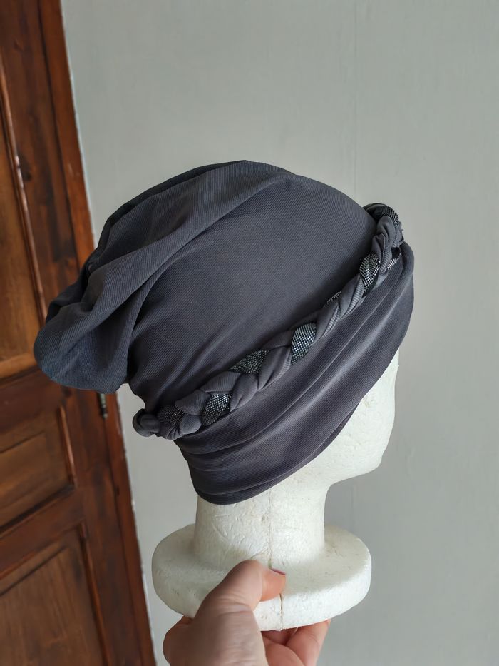 Bonnet turban gris avec tresse - photo numéro 4