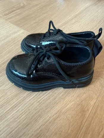 Chaussures derbie à paillettes noires Zara