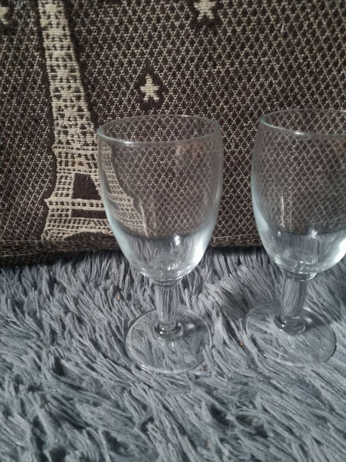 Lot 4 verres à pieds - photo numéro 2