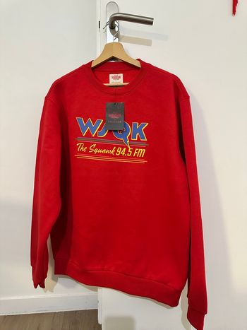 Sweat-shirt à enfiler orné d'un motif Squawk Radio de Stranger Things