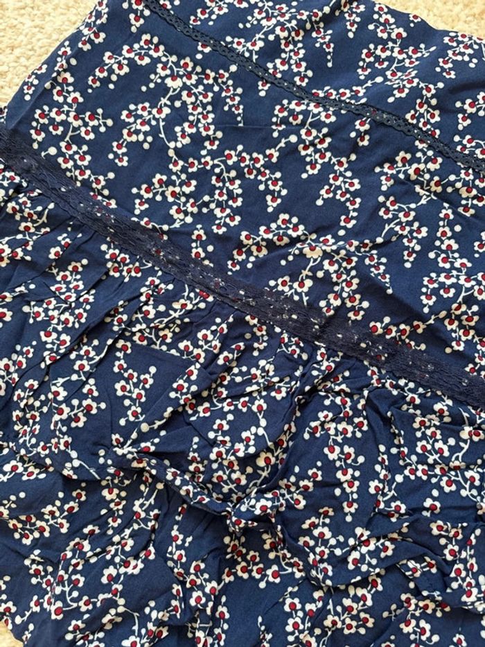 Jupe bleu marine à fleurs camaïeu taille 34 - photo numéro 2