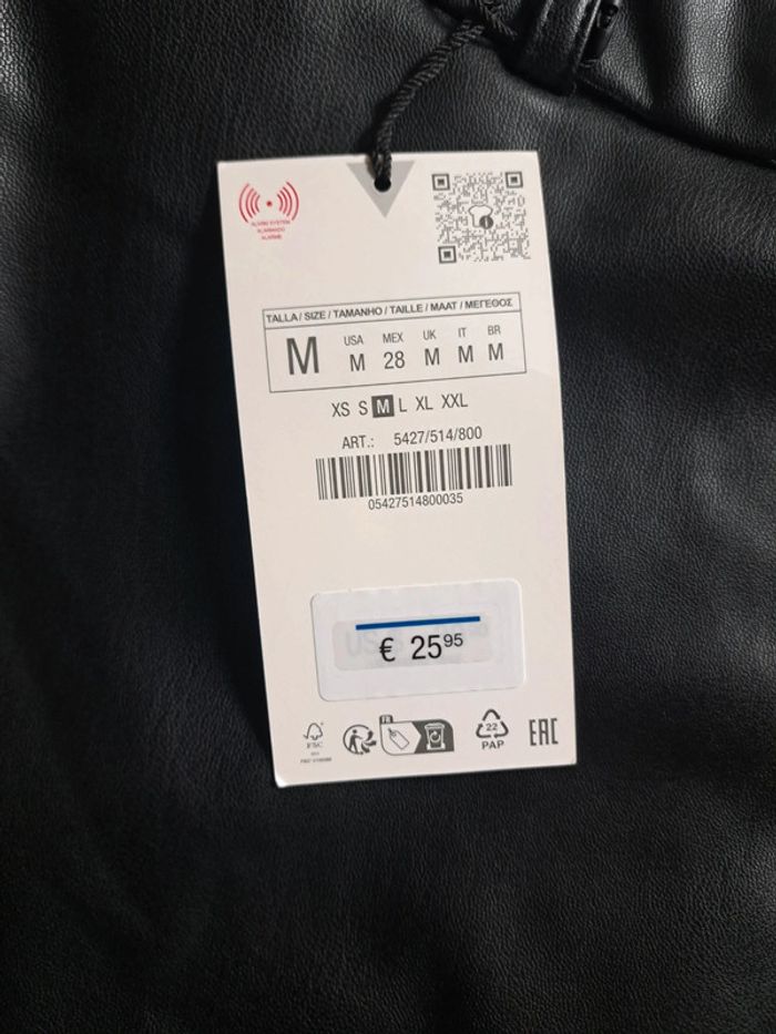 Mini-jupe simili cuir Zara taille M - photo numéro 4