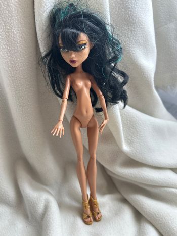 Poupée Monster High Cleo de Nile – Avec chaussures – Articulée