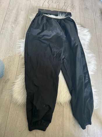 Jogging noir 🥰 taille 3