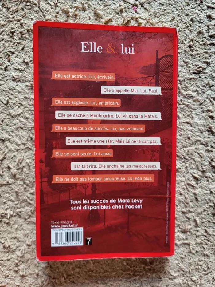 Livre "Elle & lui" de Marc Levy - Comédie romantique - photo numéro 2