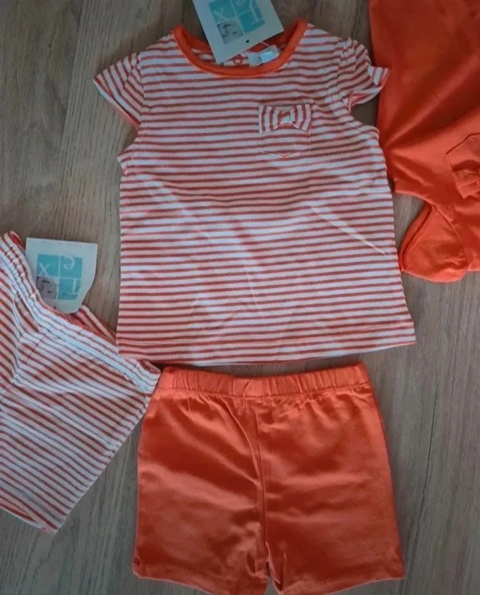 Lot ensembles 6 mois neufs avec étiquette - photo numéro 2