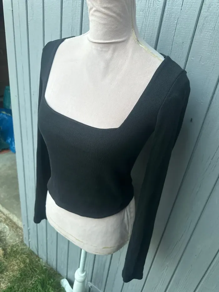 Haut manches longues noir basic col carré crop top court Zara M/38 - photo numéro 3