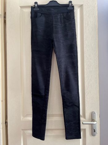 Pantalon polaire motif militaire