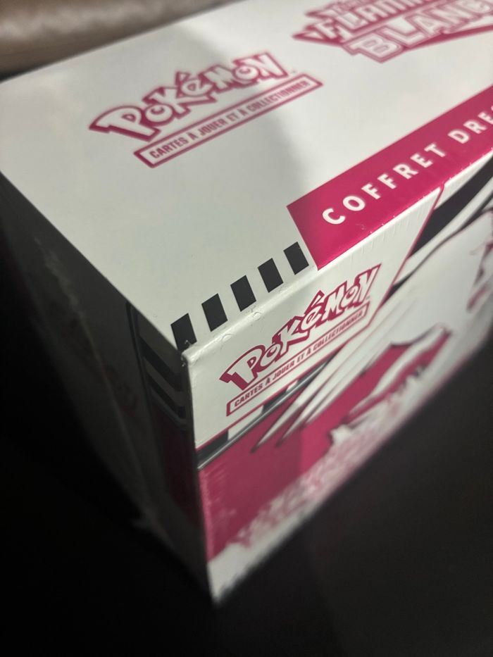 Coffret Dresseur d’Élite ETB Pokémon EV10.5 Flamme Blanche en Français - photo numéro 7