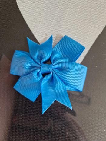 Pince barrette cheveux bébé enfant fille bleue pince crocodile
