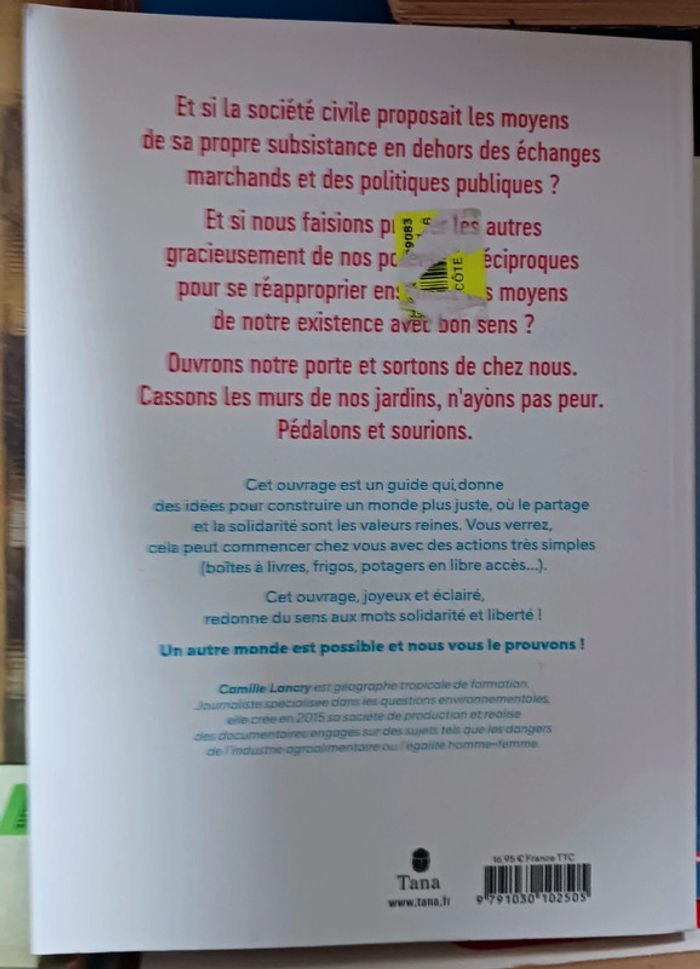 Livre "un autre monde existe " - photo numéro 2
