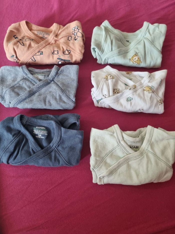 Lot 6 bodys manches courtes