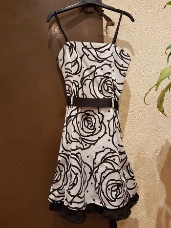Robe blanche et noire