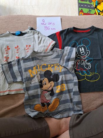 Lot tee shirt mickey 2 ans