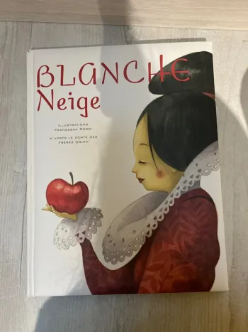 Jolie livre blanche neige