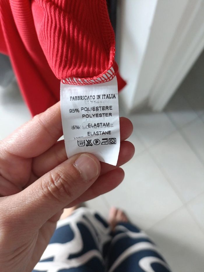 Robe rouge moulante manches longues et fente de coté – Taille S - Très bon état - photo numéro 6