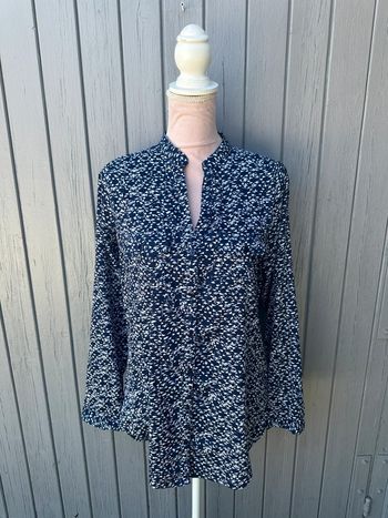 Chemise manches longues été légère imprimée décolleté bleu marine blanche