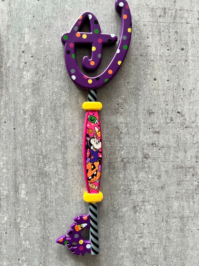 Lot 3 clés mystère Halloween Disney 2022 - photo numéro 7