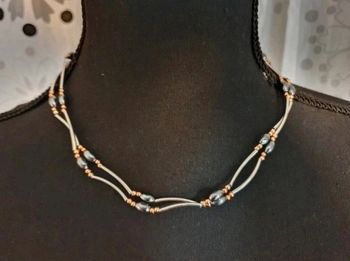 Collier ou bracelet aimanté marron noir et argenté