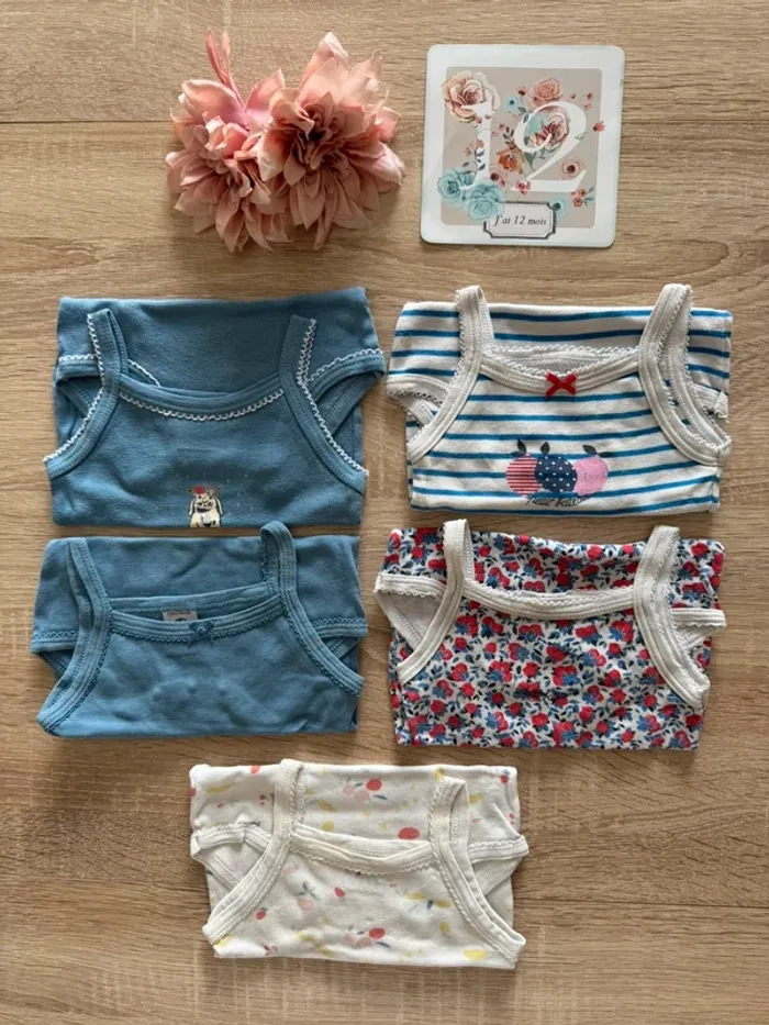 Lot bodies fines bretelles Petit Bateau 12 mois BE